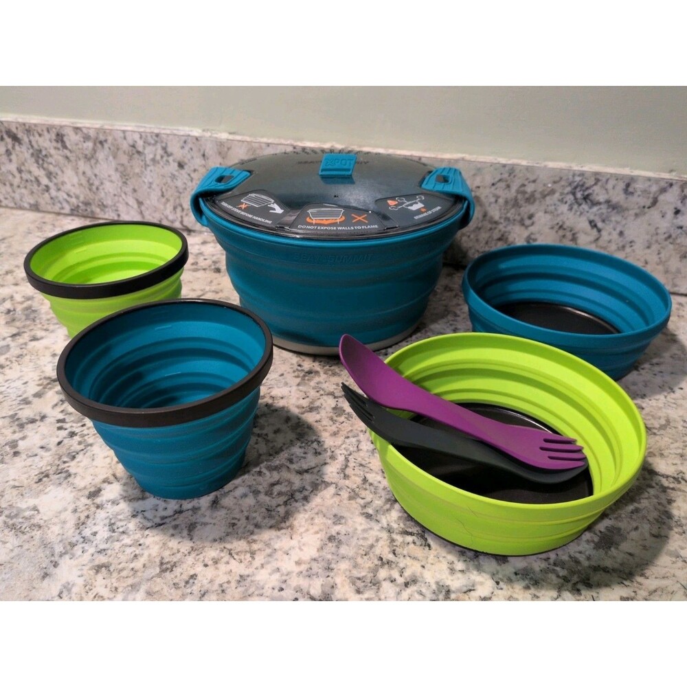 Sea to Summit Collapsible Camping Cook System 2L Pot 2 Bowls 2 Mugs 2 Utensils